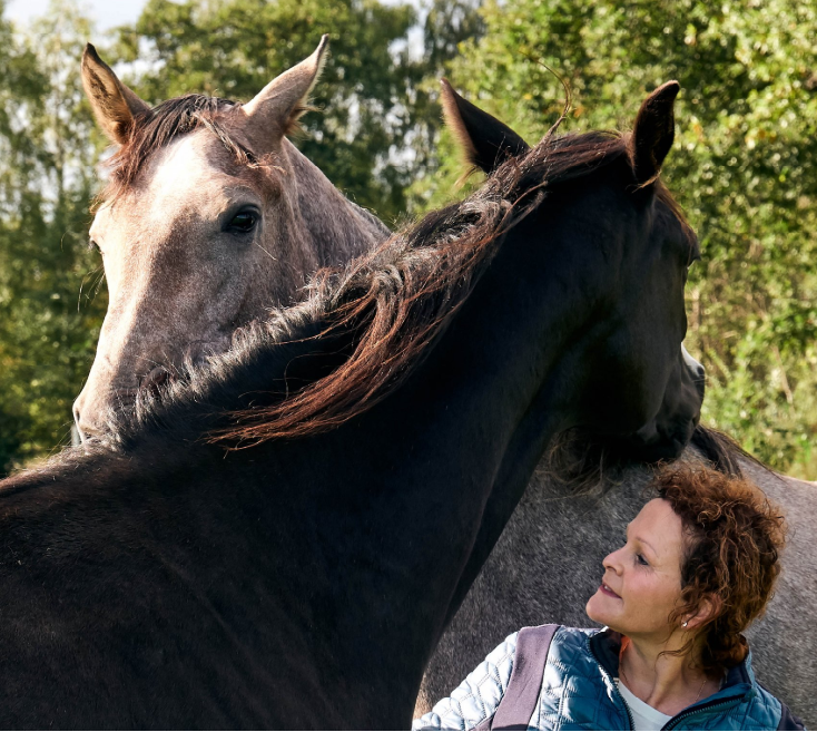 Annelies vd Broek.png